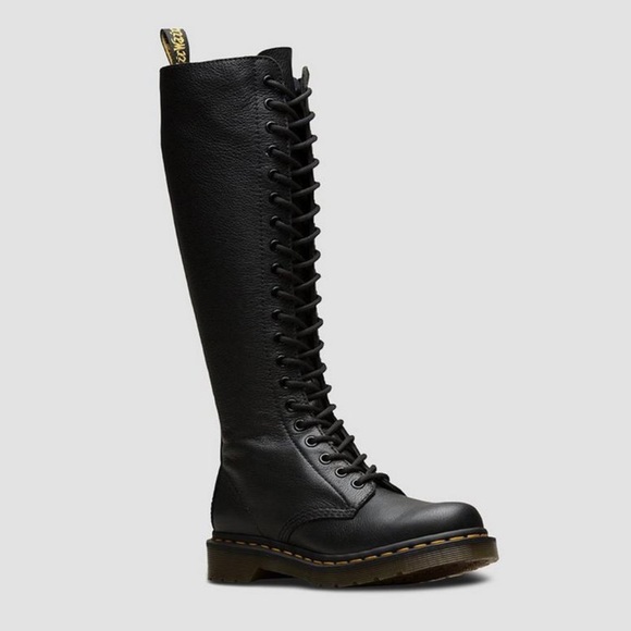 Dr. Martens Shoes - 1B60 Virginia Dr.Martins